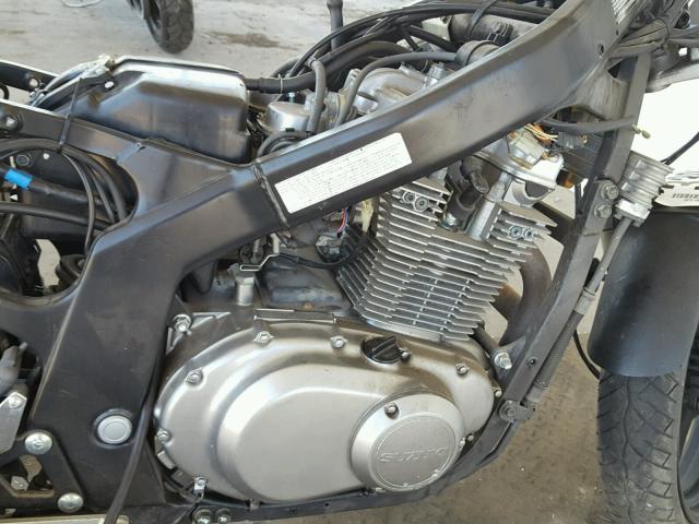 VTTGM51A272101365 - 2007 SUZUKI GS500 SILVER photo 7