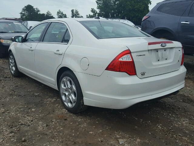 3FAHP0HA9BR119394 - 2011 FORD FUSION SE WHITE photo 3