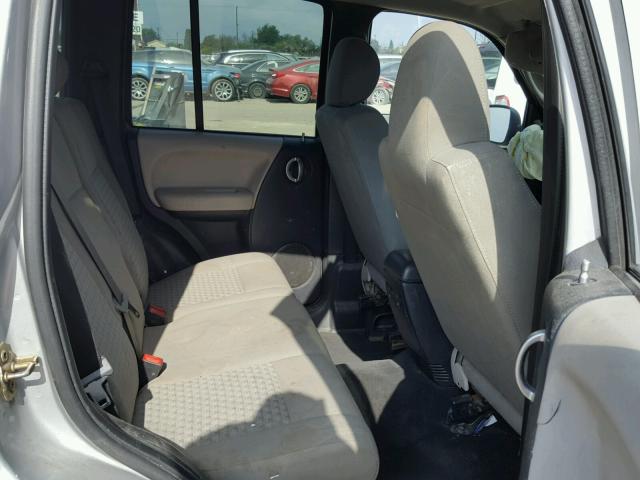 1J4GK38K64W151910 - 2004 JEEP LIBERTY RE SILVER photo 6