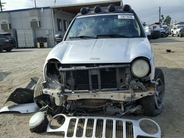1J4GK38K64W151910 - 2004 JEEP LIBERTY RE SILVER photo 9