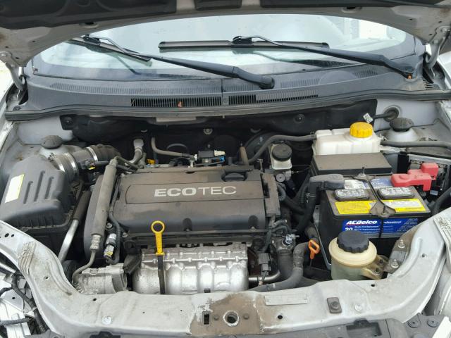 KL1TD66E99B339565 - 2009 CHEVROLET AVEO LS SILVER photo 7