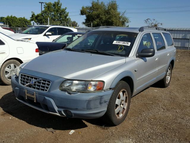 YV1SZ58DX11034410 - 2001 VOLVO V70 XC SILVER photo 2