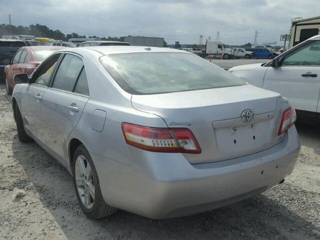 4T1BF3EK2BU610749 - 2011 TOYOTA CAMRY BASE SILVER photo 3