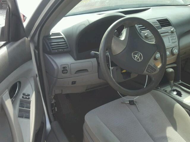 4T1BF3EK2BU610749 - 2011 TOYOTA CAMRY BASE SILVER photo 9