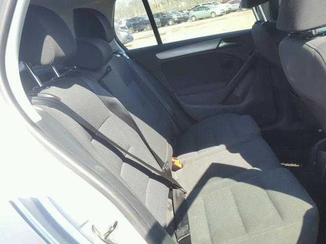 WVWDB7AJ3BW130141 - 2011 VOLKSWAGEN GOLF 银色 照片 6