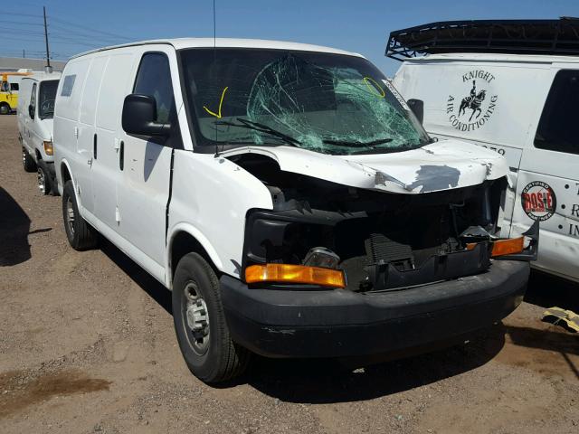 1GCGG25C381216407 - 2008 CHEVROLET EXPRESS G2 WHITE photo 1