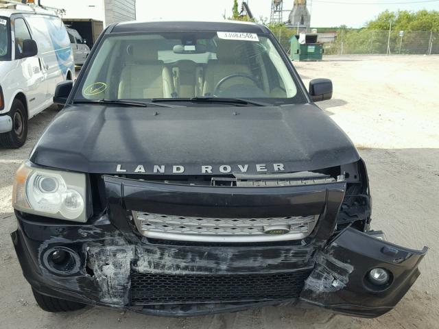 SALFT24N68H090022 - 2008 LAND ROVER LR2 HSE TE BLACK photo 9