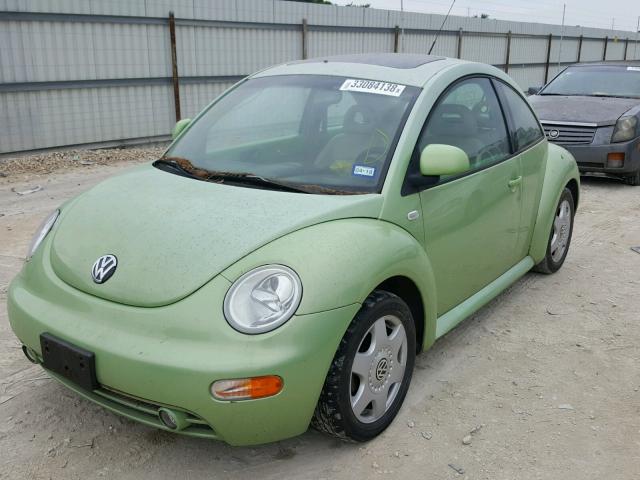 3VWCF21C4YM409348 - 2000 VOLKSWAGEN NEW BEETLE 绿色 照片 2