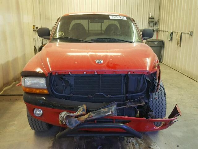 1B7GG22Y7XS149447 - 1999 DODGE DAKOTA RED photo 9