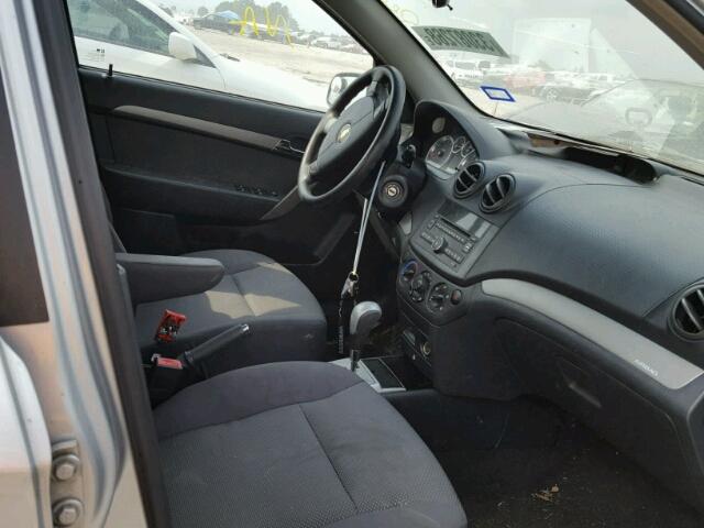 KL1TD56E69B636948 - 2009 CHEVROLET AVEO LS SILVER photo 5