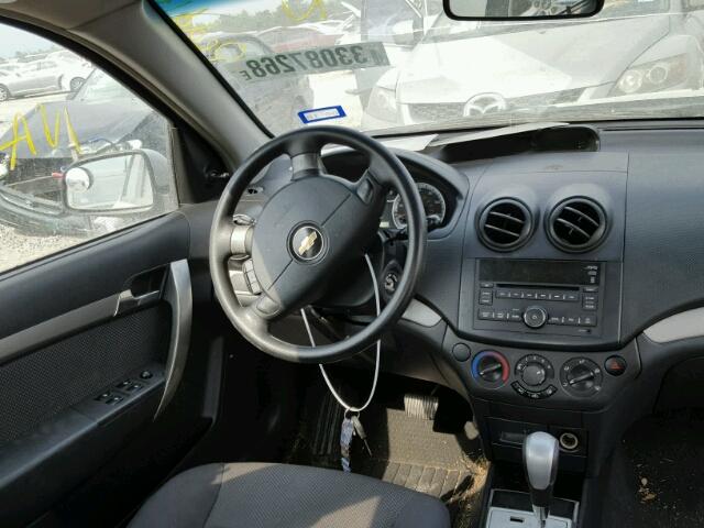 KL1TD56E69B636948 - 2009 CHEVROLET AVEO LS SILVER photo 9