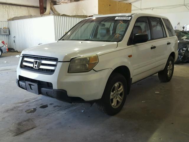 5FNYF28196B033342 - 2006 HONDA PILOT LX WHITE photo 2