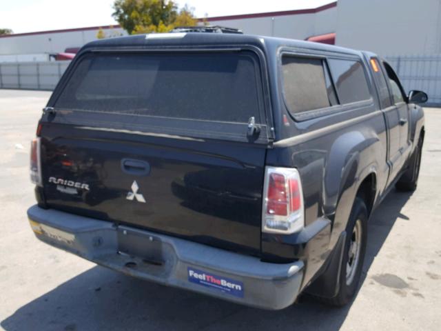 1Z7HC22K97S173961 - 2007 MITSUBISHI RAIDER LS BLACK photo 4