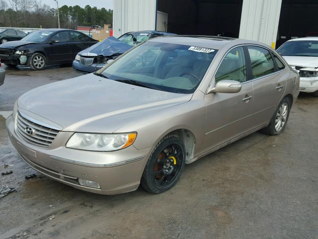 KMHFC46F58A257161 - 2008 HYUNDAI AZERA SE BEIGE photo 2