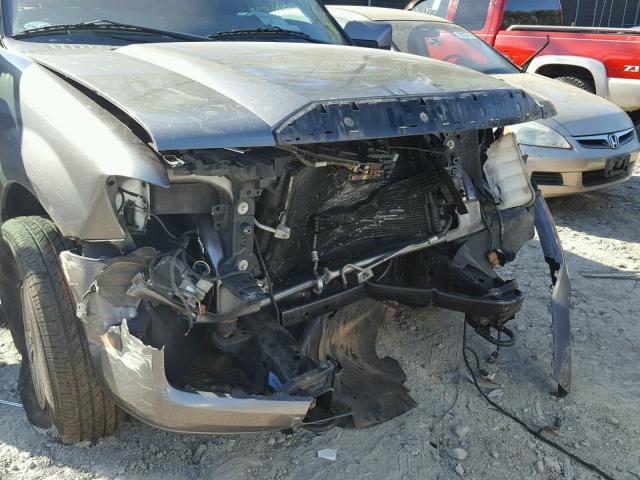 5LMJJ2J52BEJ06696 - 2011 LINCOLN NAVIGATOR GRAY photo 9