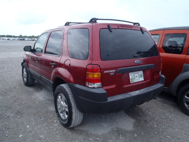 1FMYU93123KD18979 - 2003 FORD ESCAPE XLT RED photo 3