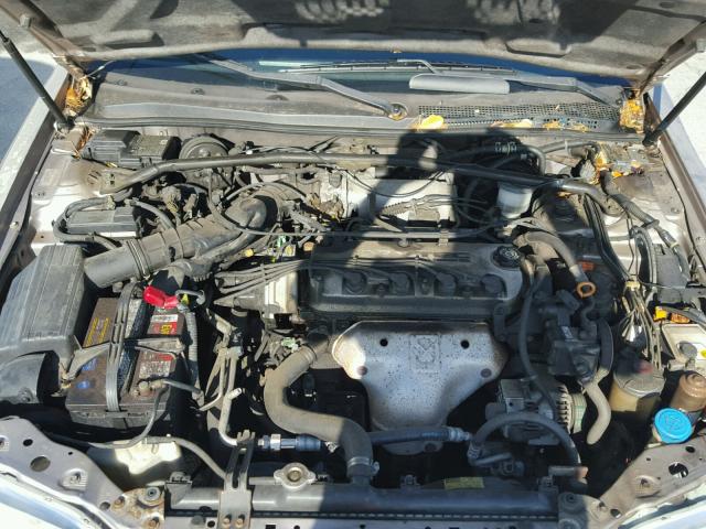 19UYA1251VL003141 - 1997 ACURA 2.2CL Silber Foto 7