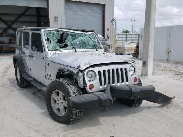 1J4GB39188L589356 - 2008 JEEP WRANGLER U SILVER photo 1