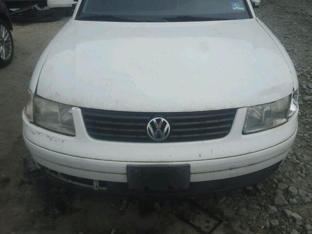 WVWPD23B5YE121021 - 2000 VOLKSWAGEN PASSAT GLX SILVER photo 7