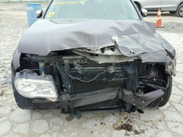 2C3JA63H15H522715 - 2005 CHRYSLER 300C BURGUNDY photo 9