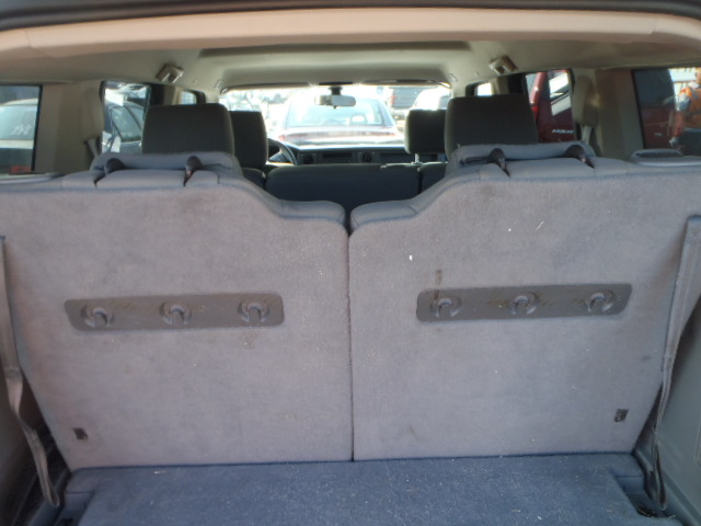 1J8HH48K66C199483 - 2006 JEEP COMMANDER WHITE photo 10