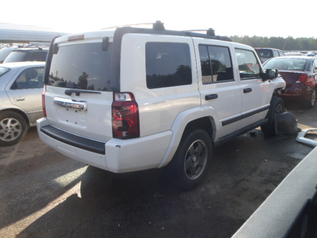 1J8HH48K66C199483 - 2006 JEEP COMMANDER WHITE photo 4