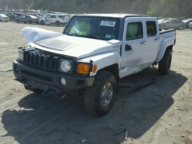 5GNEN13E898155284 - 2009 HUMMER H3T WHITE photo 2