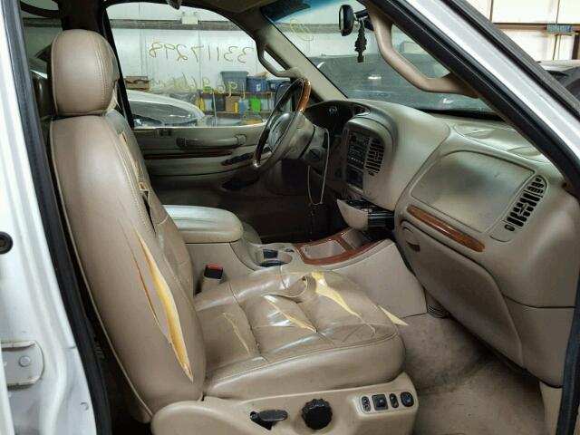 5LMPU28A3YLJ03024 - 2000 LINCOLN NAVIGATOR 白色 照片 5