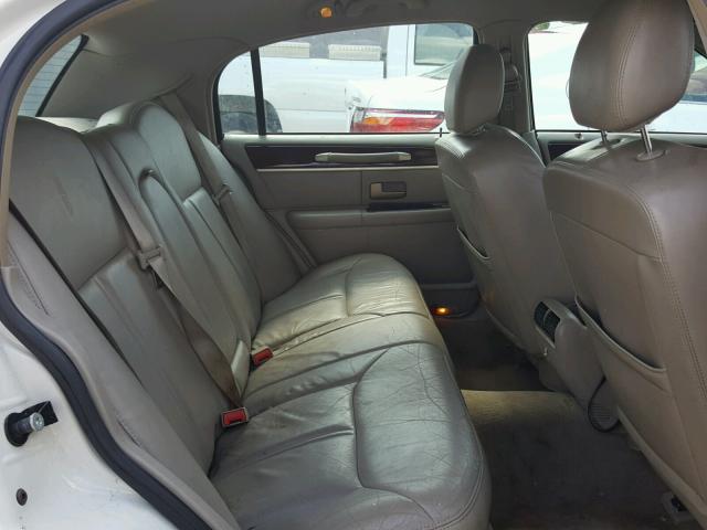 1LNHM82V17Y636514 - 2007 LINCOLN TOWN CAR S WHITE photo 6