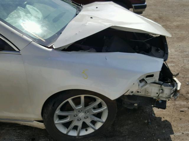 1G1ZG5E70CF190978 - 2012 CHEVROLET MALIBU LTZ 白色 照片 9