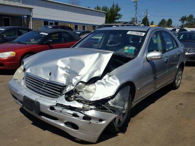 WDBRF84J84F553374 - 2004 MERCEDES-BENZ C 320 4MAT SILVER photo 2