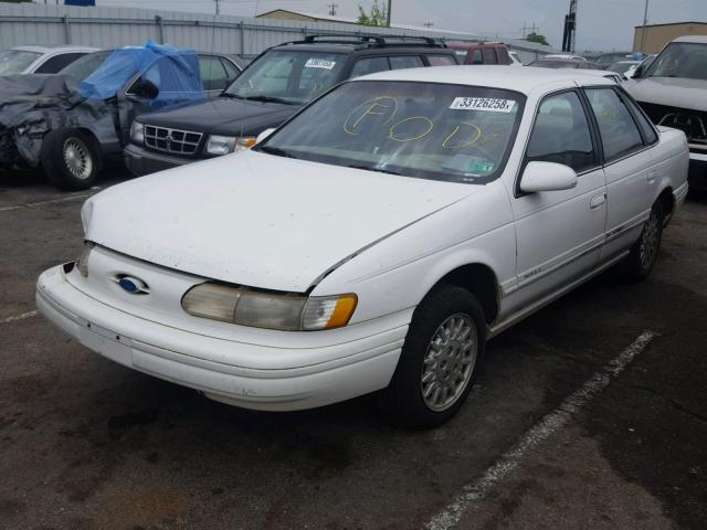 1FALP5244SG311629 - 1995 FORD TAURUS GL WHITE photo 2