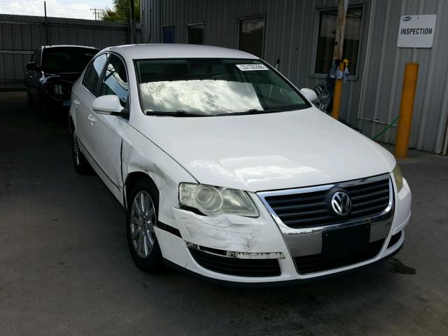 WVWJK73C18P091778 - 2008 VOLKSWAGEN PASSAT TUR WHITE photo 1