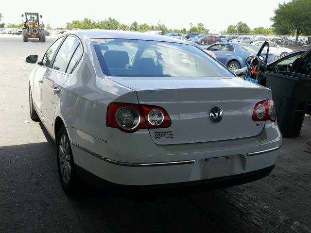 WVWJK73C18P091778 - 2008 VOLKSWAGEN PASSAT TUR WHITE photo 3