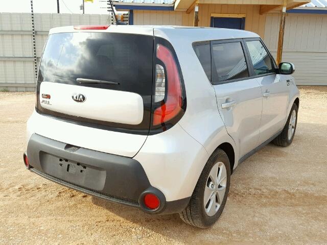 KNDJN2A26F7767059 - 2015 KIA SOUL SILVER photo 4