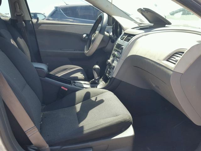 1G1ZA5EUXBF232689 - 2011 CHEVROLET MALIBU LS 银色 照片 5