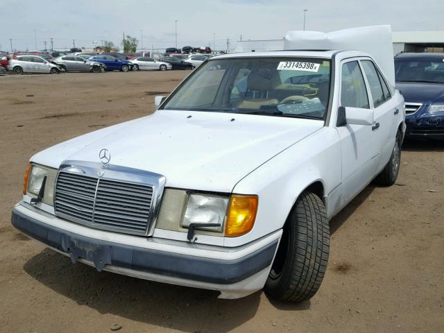 WDBEA34E9NB766667 - 1992 MERCEDES-BENZ 400 E WHITE photo 2