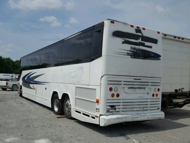 2PCH334929C711435 - 2009 PREVOST BUS WHITE photo 3