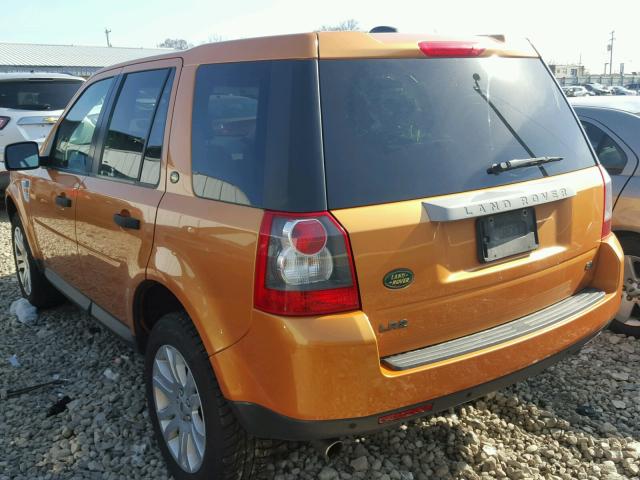 SALFS24NX8H023698 - 2008 LAND ROVER LR2 SE TEC ORANGE photo 3