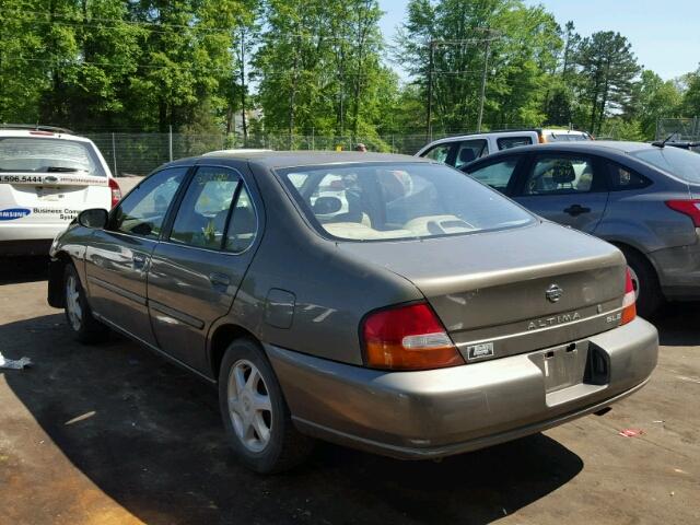 1N4DL01D4WC135957 - 1998 NISSAN ALTIMA XE GOLD photo 3