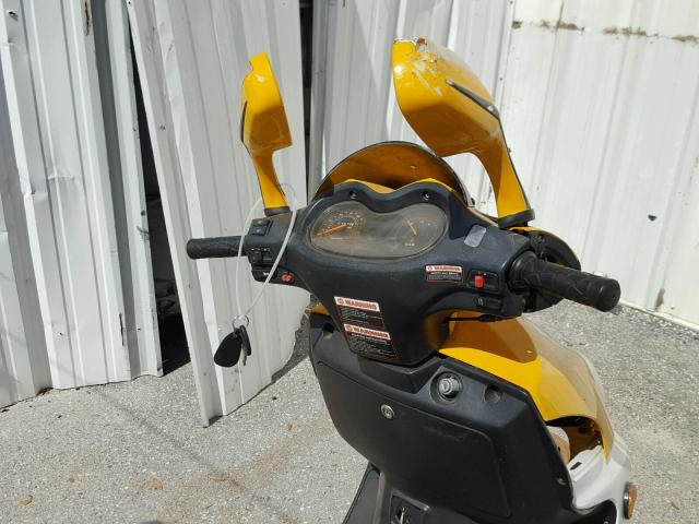 LHJLC79K88B003732 - 2008 BASHAN SCOOTER YELLOW photo 5