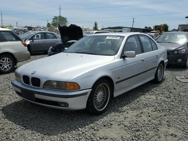 WBADM6342XGU01149 - 1999 BMW 528 I AUTO SILVER photo 2