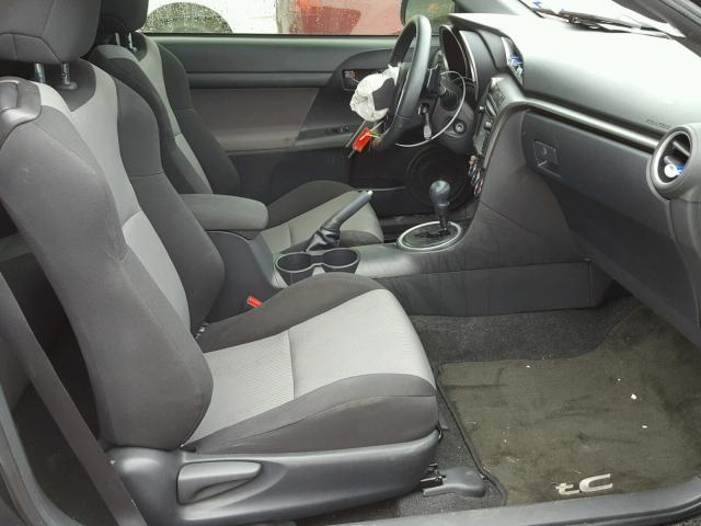 JTKJF5C76FJ011945 - 2015 TOYOTA SCION TC 灰色 照片 5