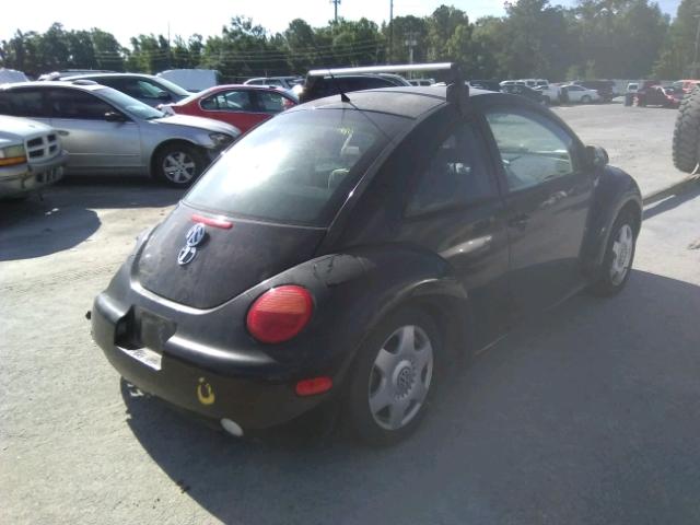 3VWCP21C71M407015 - 2001 VOLKSWAGEN NEW BEETLE 黑色 照片 4