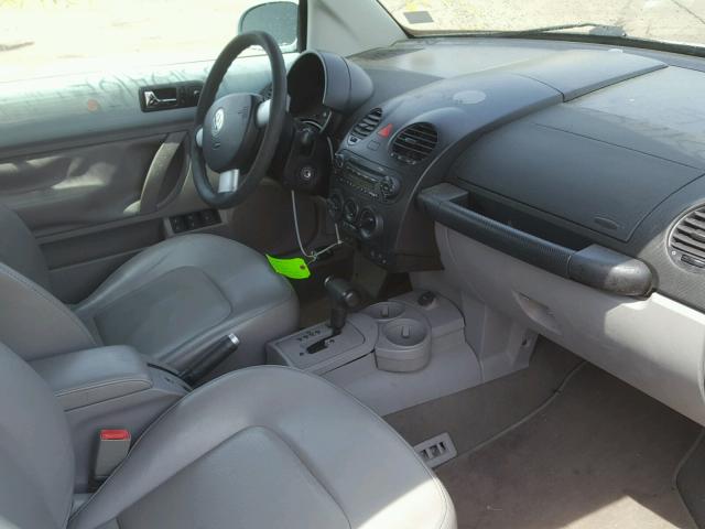 3VWCM31YX4M342627 - 2004 VOLKSWAGEN NEW BEETLE 蓝色 照片 5