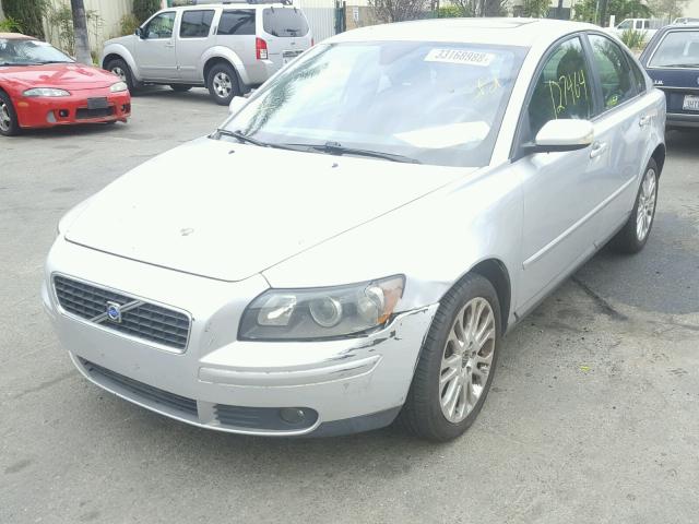 YV1MH682752075044 - 2005 VOLVO S40 T5 SILVER photo 2