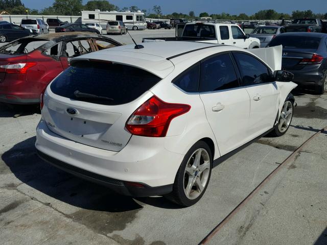 1FAHP3N21CL214286 - 2012 FORD FOCUS TITA WHITE photo 4