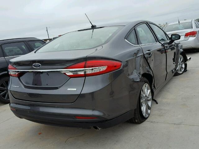 3FA6P0HD6HR246419 - 2017 FORD FUSION GRAY photo 4