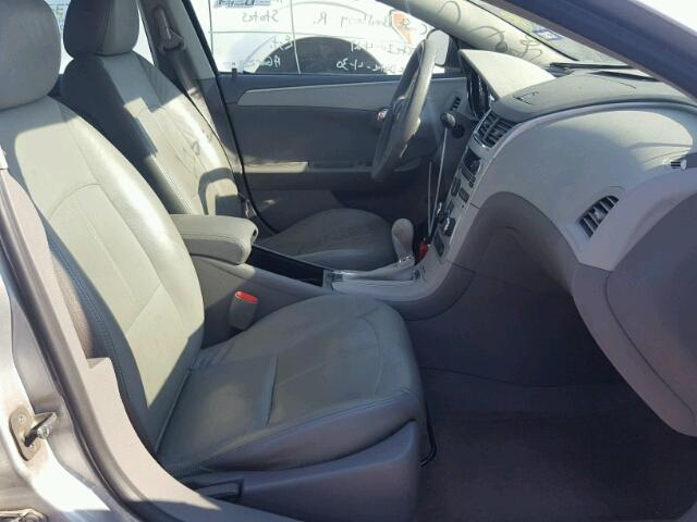 1G1ZG57B394211909 - 2009 CHEVROLET MALIBU LS 银色 照片 5