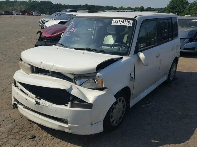 JTLKT324664091301 - 2006 TOYOTA SCION XB WHITE photo 2